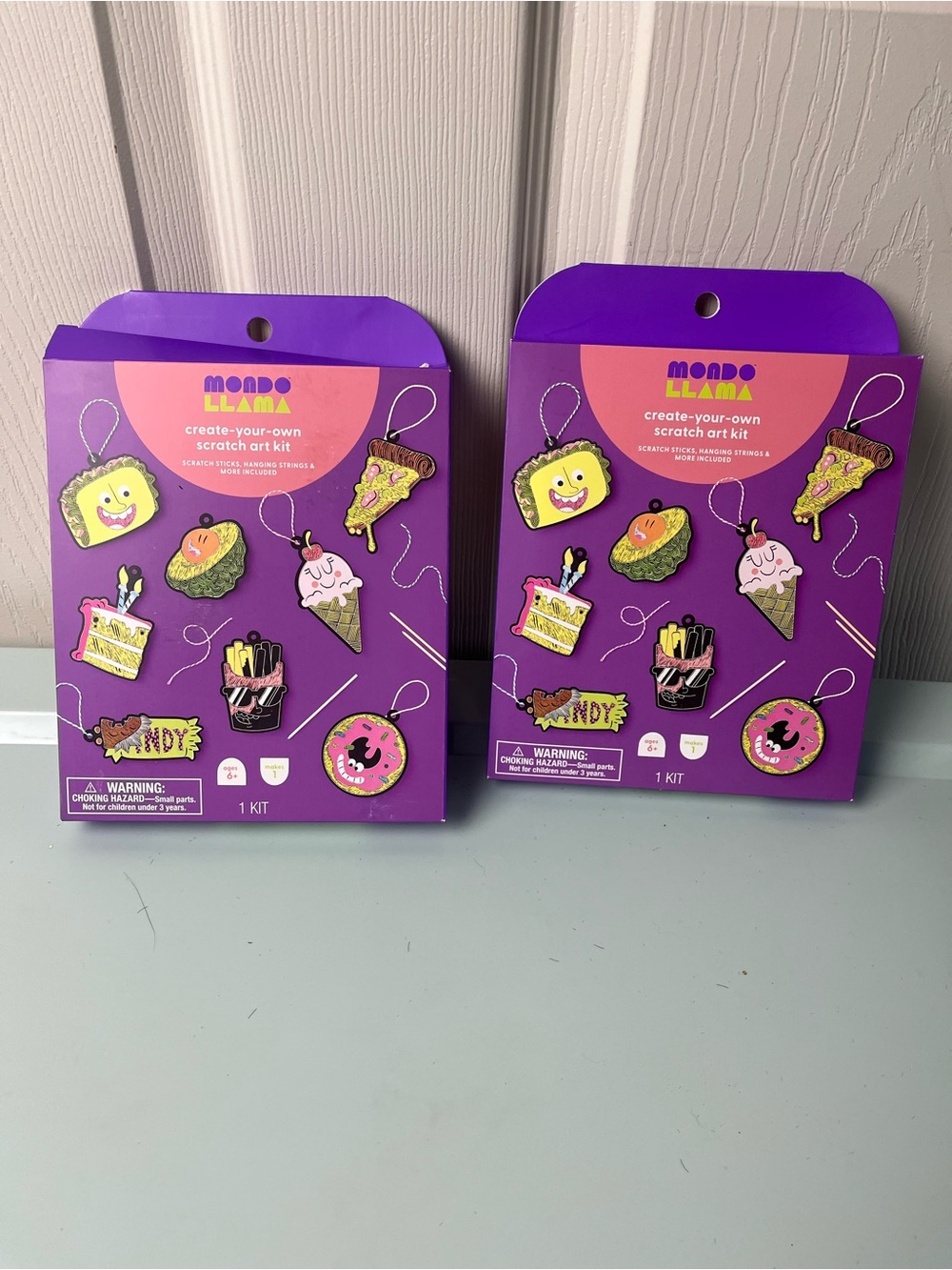Mondo Llama Kids Purple Create-Your-Own Scratch Art Keychain Kit